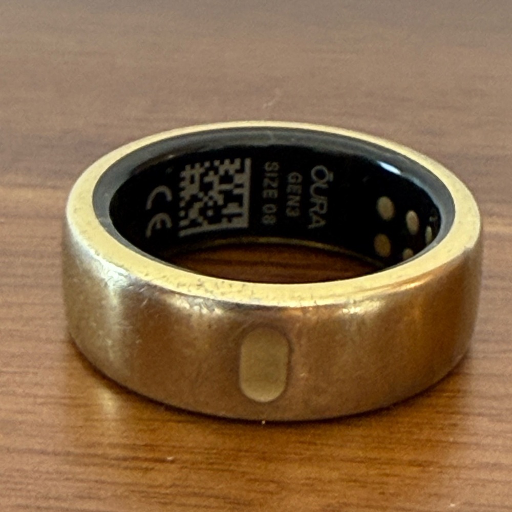 Oura Ring Gen 3 Horizon Size 8 Gold & charger
